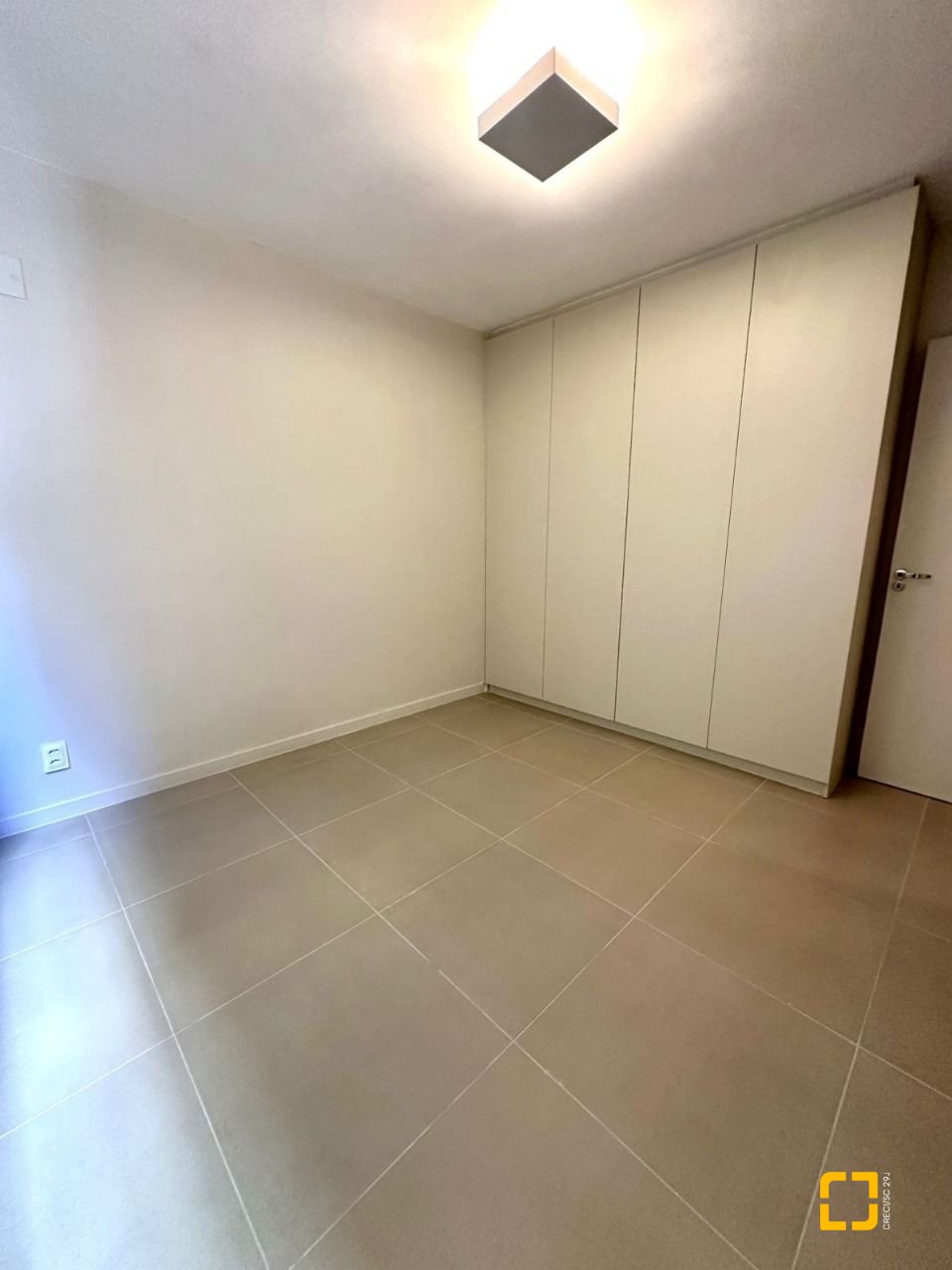 Apartamento com 43m², 1 quarto, no bairro Centro em Florianópolis