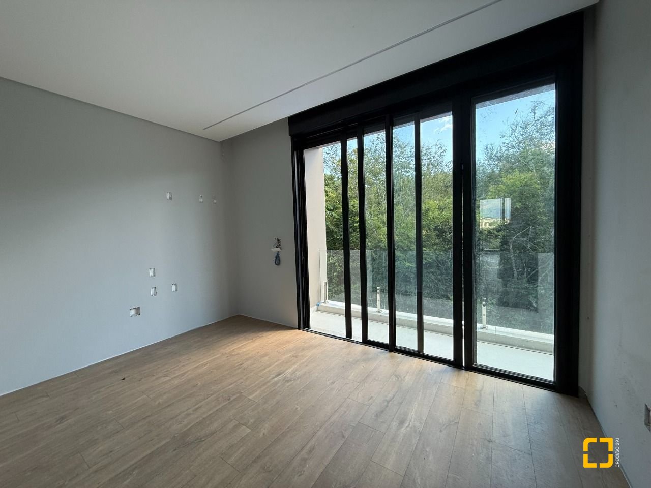 Casa de Condomínio com 298m², 3 quartos (sendo 3 suítes), 4 garagens, no bairro Pedra Branca em Palhoça