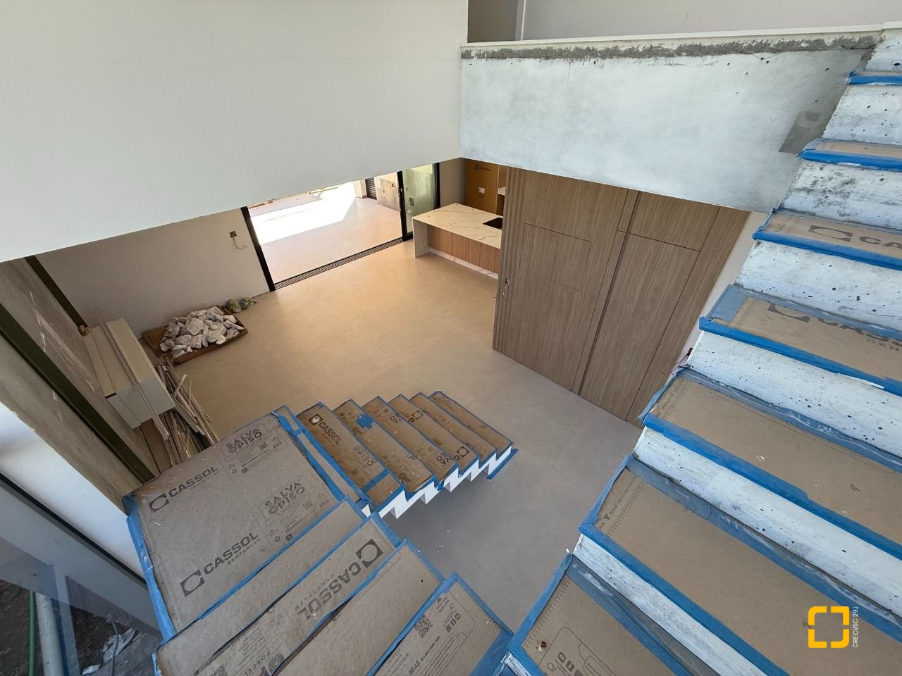 Casa de Condomínio com 298m², 3 quartos (sendo 3 suítes), 4 garagens, no bairro Pedra Branca em Palhoça