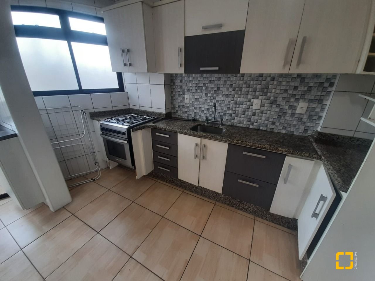 Apartamento com 89m², 3 quartos (sendo 1 suíte), 1 garagem, no bairro Kobrasol em São José