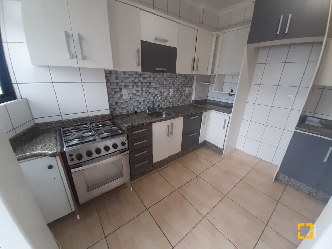 Apartamento com 89m², 3 quartos (sendo 1 suíte), 1 garagem, no bairro Kobrasol em São José