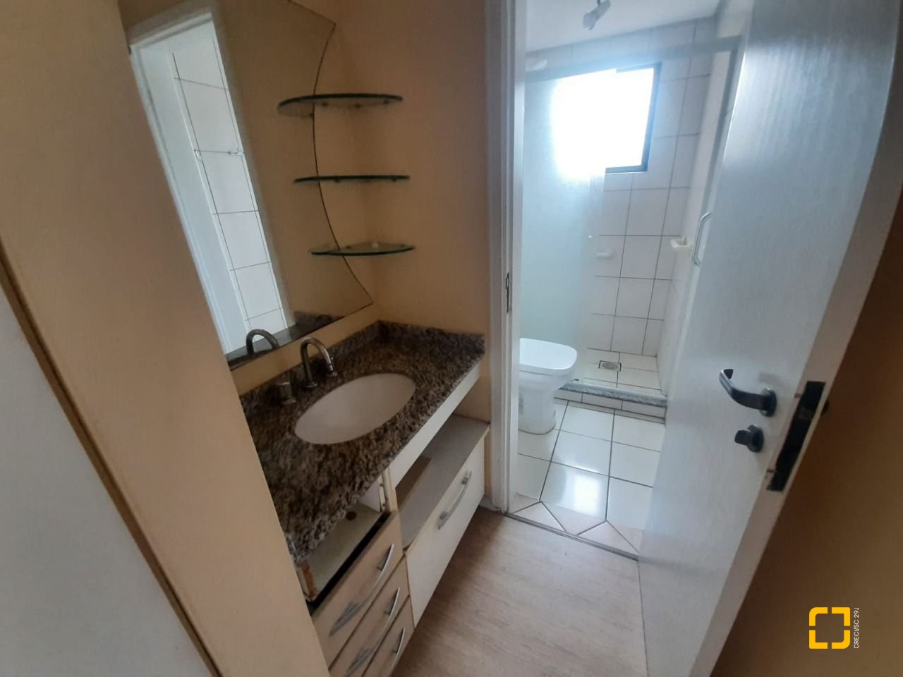 Apartamento com 89m², 3 quartos (sendo 1 suíte), 1 garagem, no bairro Kobrasol em São José