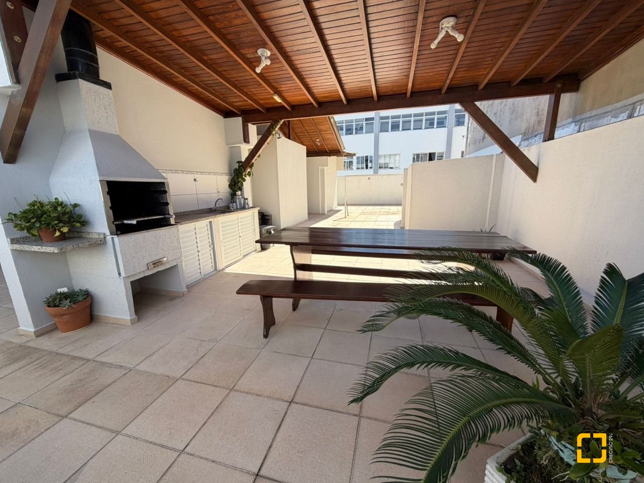 Apartamento com 78m², 2 quartos, 1 garagem, no bairro Centro em Florianópolis