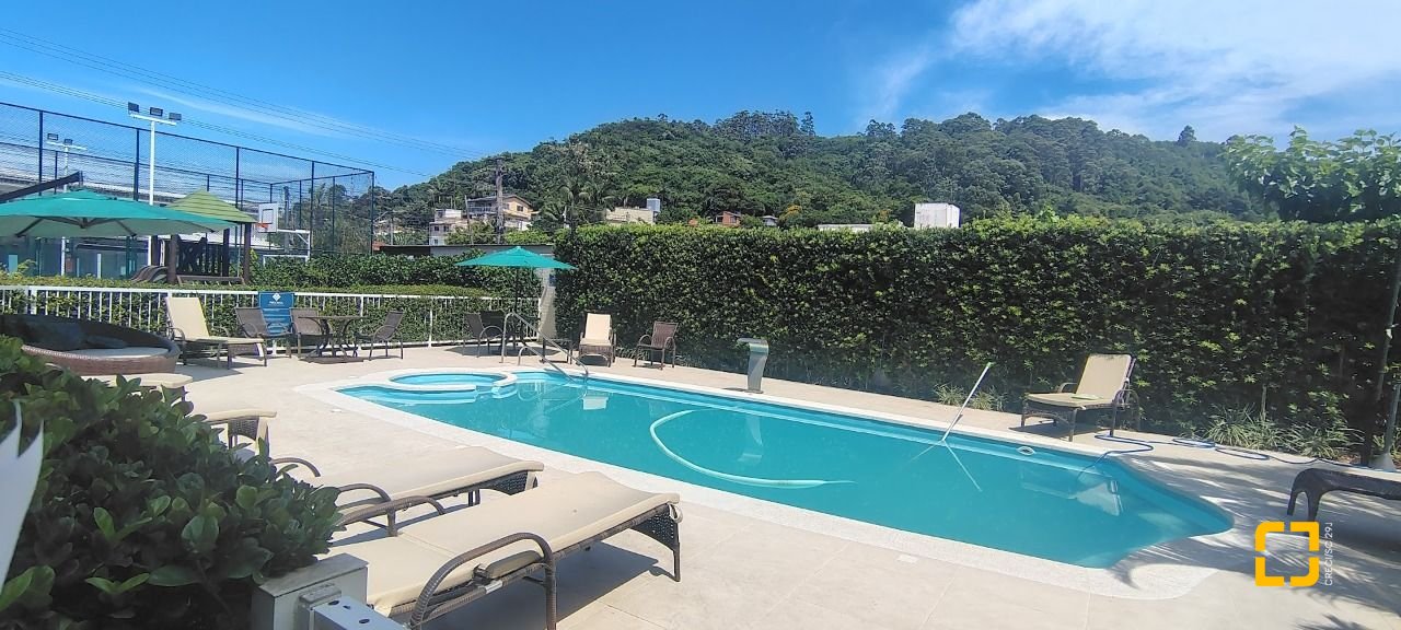 Apartamento com 68m², 3 quartos (sendo 1 suíte), 1 garagem, no bairro Canasvieiras em Florianópolis