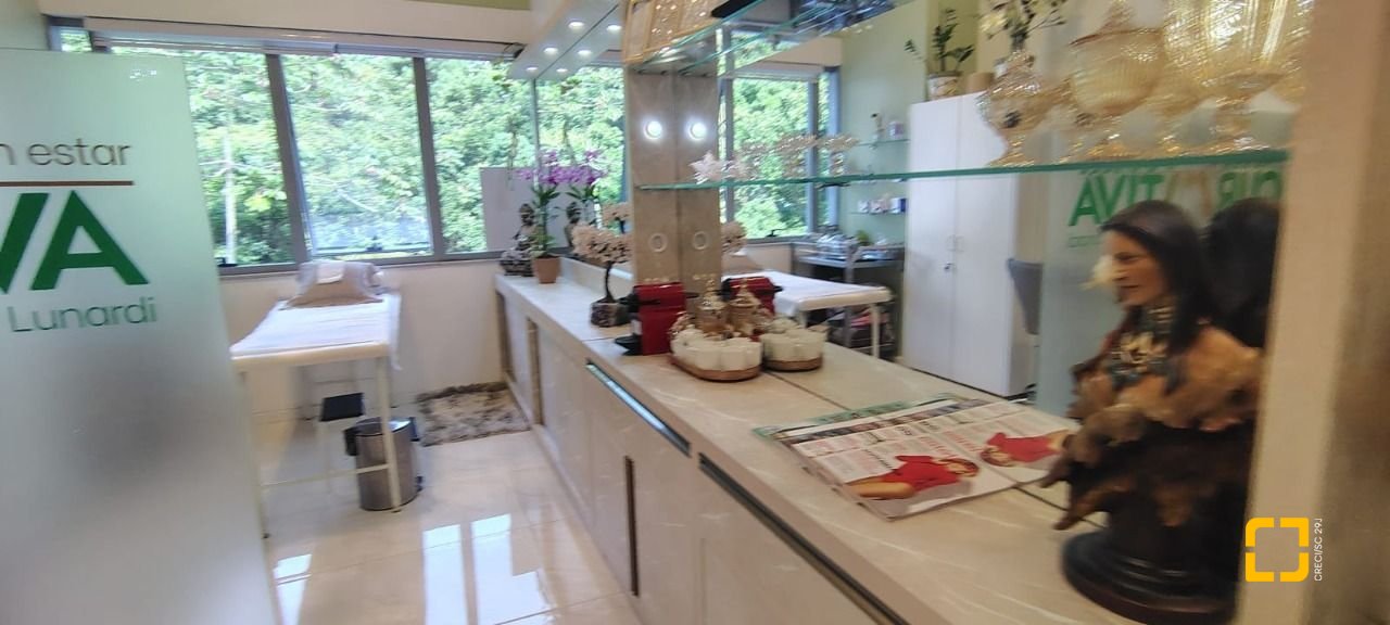 Sala com 26m², 1 garagem, no bairro Saco Grande em Florianópolis