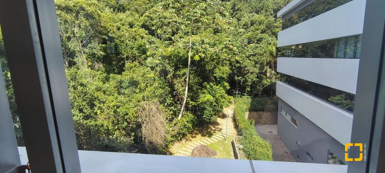 Sala com 26m², 1 garagem, no bairro Saco Grande em Florianópolis