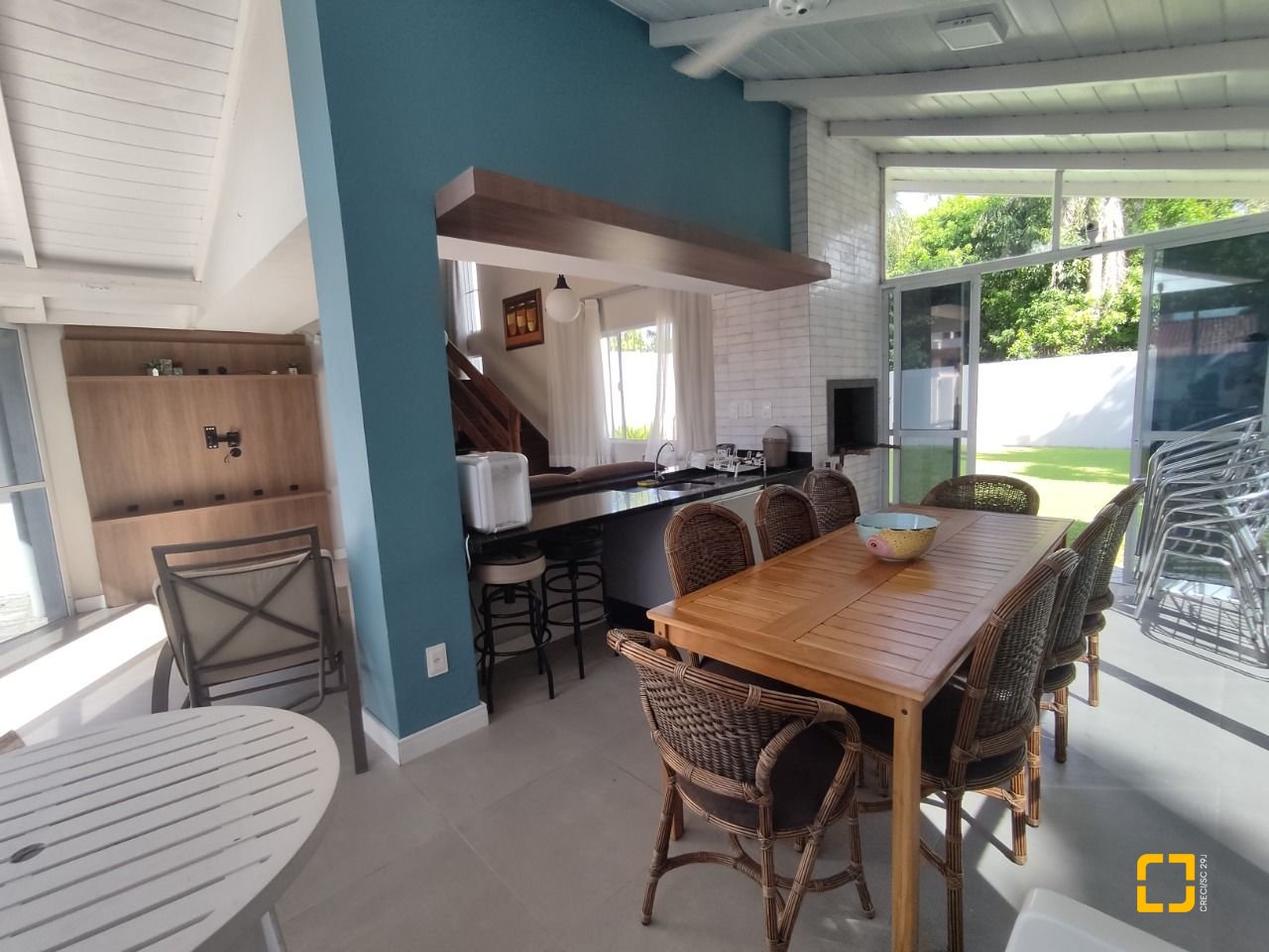 Casa com 119m², 3 quartos (sendo 1 suíte), 2 garagens, no bairro Daniela em Florianópolis
