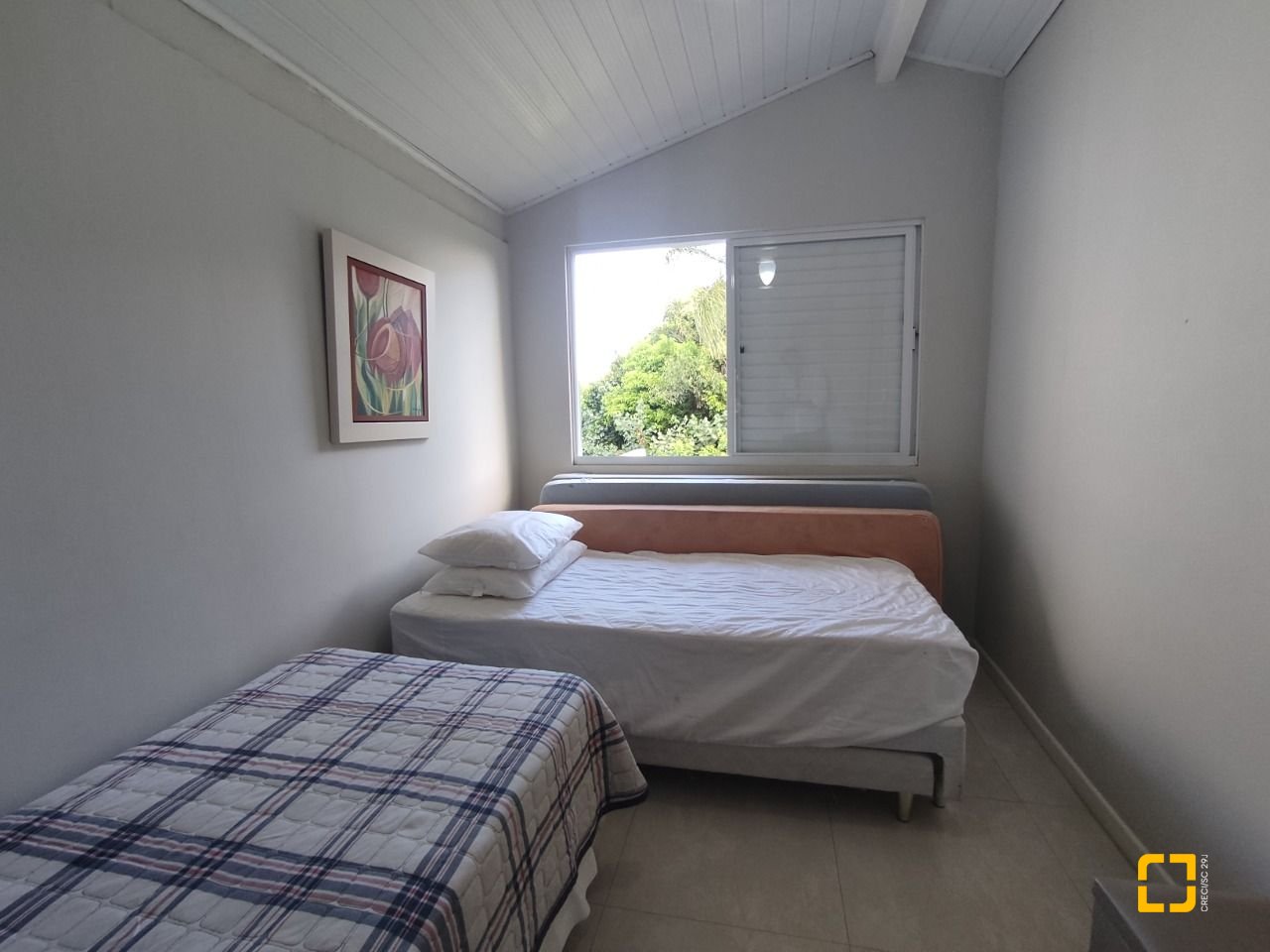 Casa com 119m², 3 quartos (sendo 1 suíte), 2 garagens, no bairro Daniela em Florianópolis