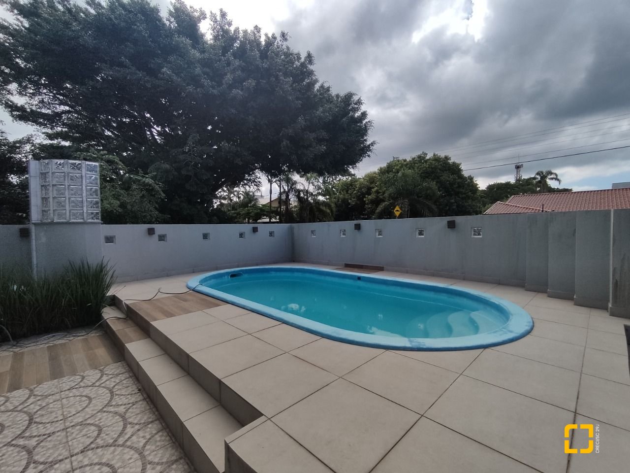 Casa com 119m², 3 quartos (sendo 1 suíte), 2 garagens, no bairro Daniela em Florianópolis