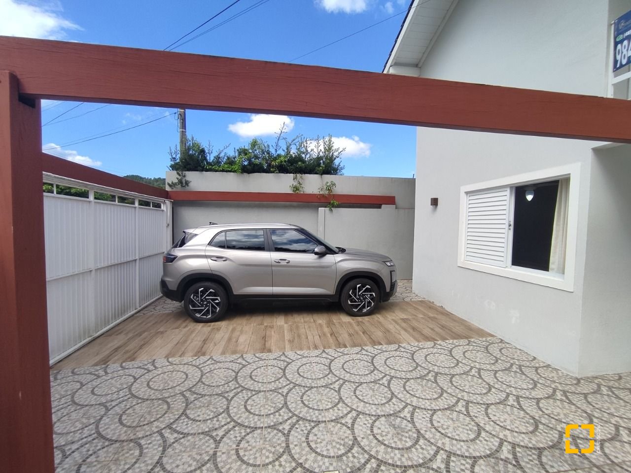 Casa com 119m², 3 quartos (sendo 1 suíte), 2 garagens, no bairro Daniela em Florianópolis