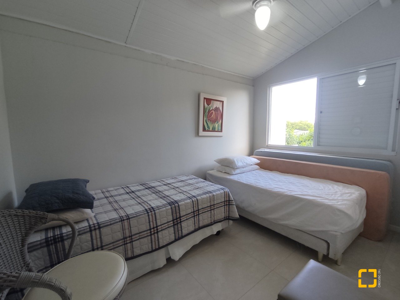 Casa com 119m², 3 quartos (sendo 1 suíte), 2 garagens, no bairro Daniela em Florianópolis