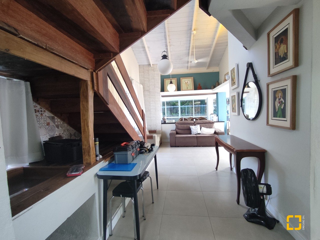Casa com 119m², 3 quartos (sendo 1 suíte), 2 garagens, no bairro Daniela em Florianópolis