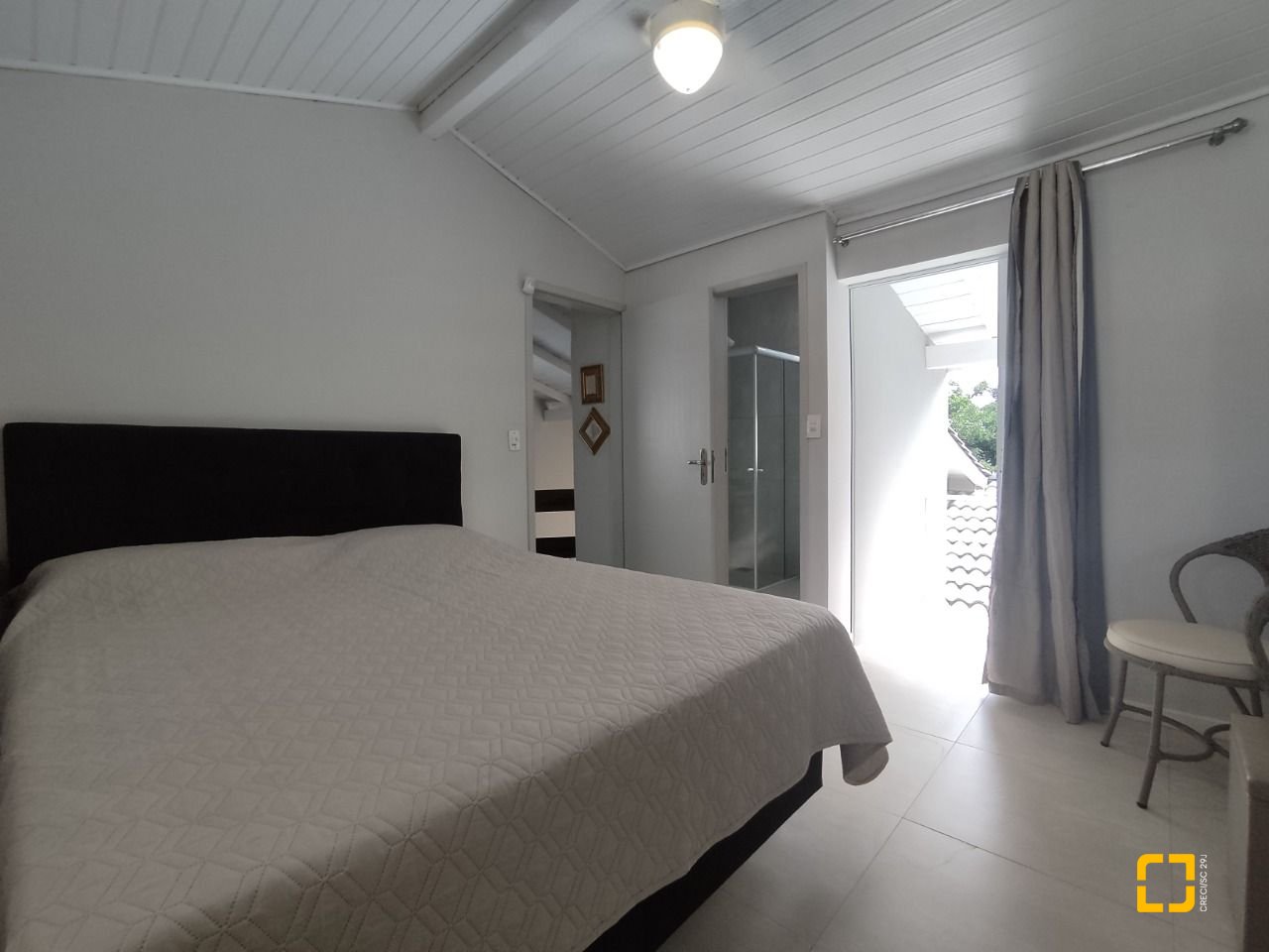 Casa com 119m², 3 quartos (sendo 1 suíte), 2 garagens, no bairro Daniela em Florianópolis