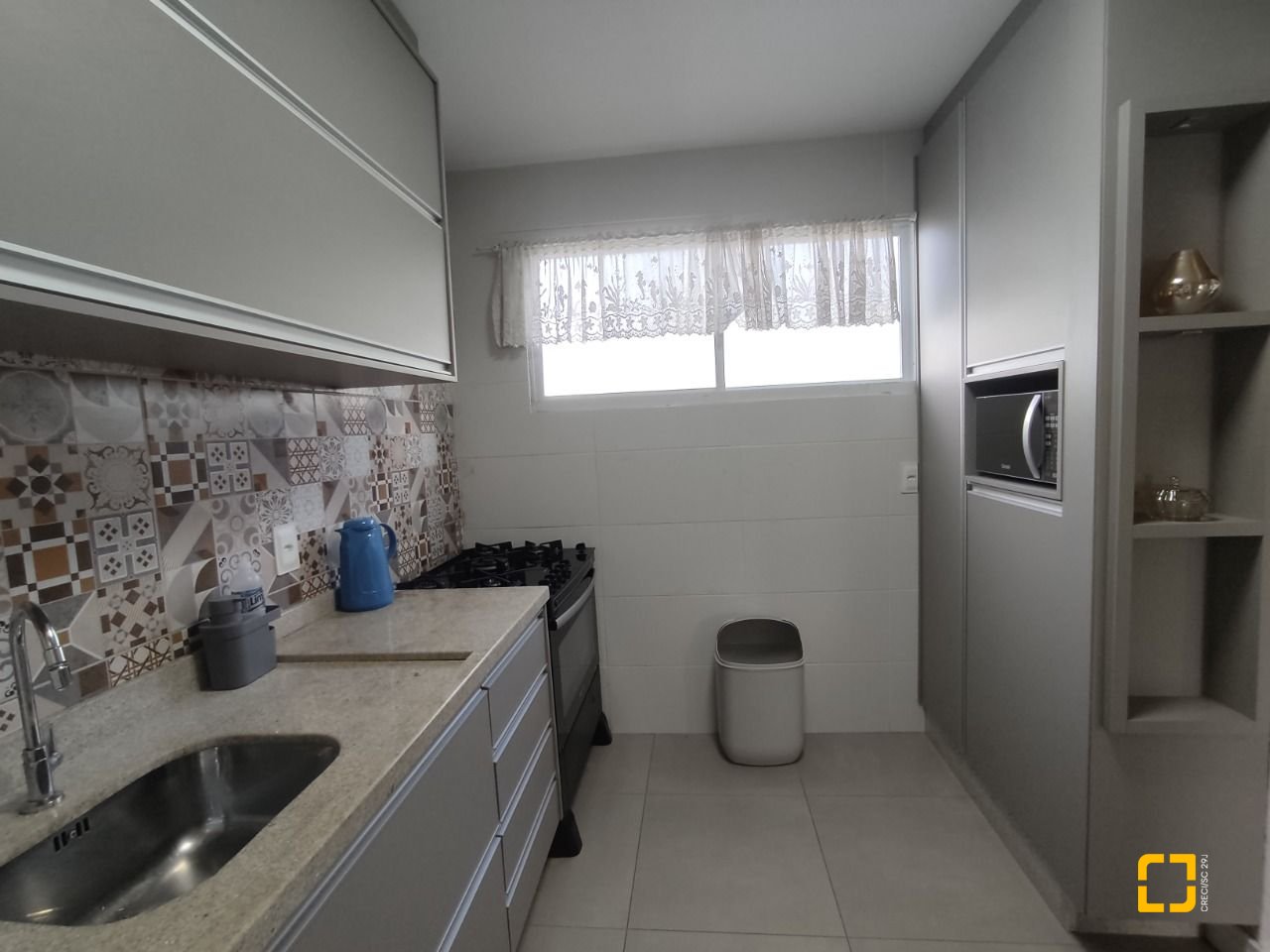 Casa com 119m², 3 quartos (sendo 1 suíte), 2 garagens, no bairro Daniela em Florianópolis