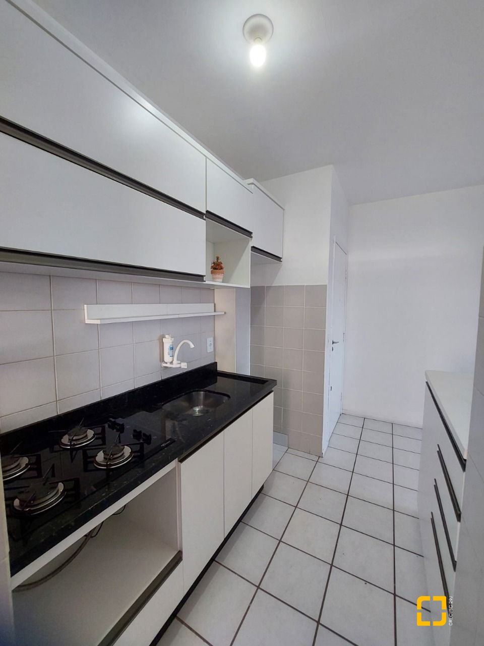 Apartamento com 52m², 2 quartos, 1 garagem, no bairro Araucária em São José