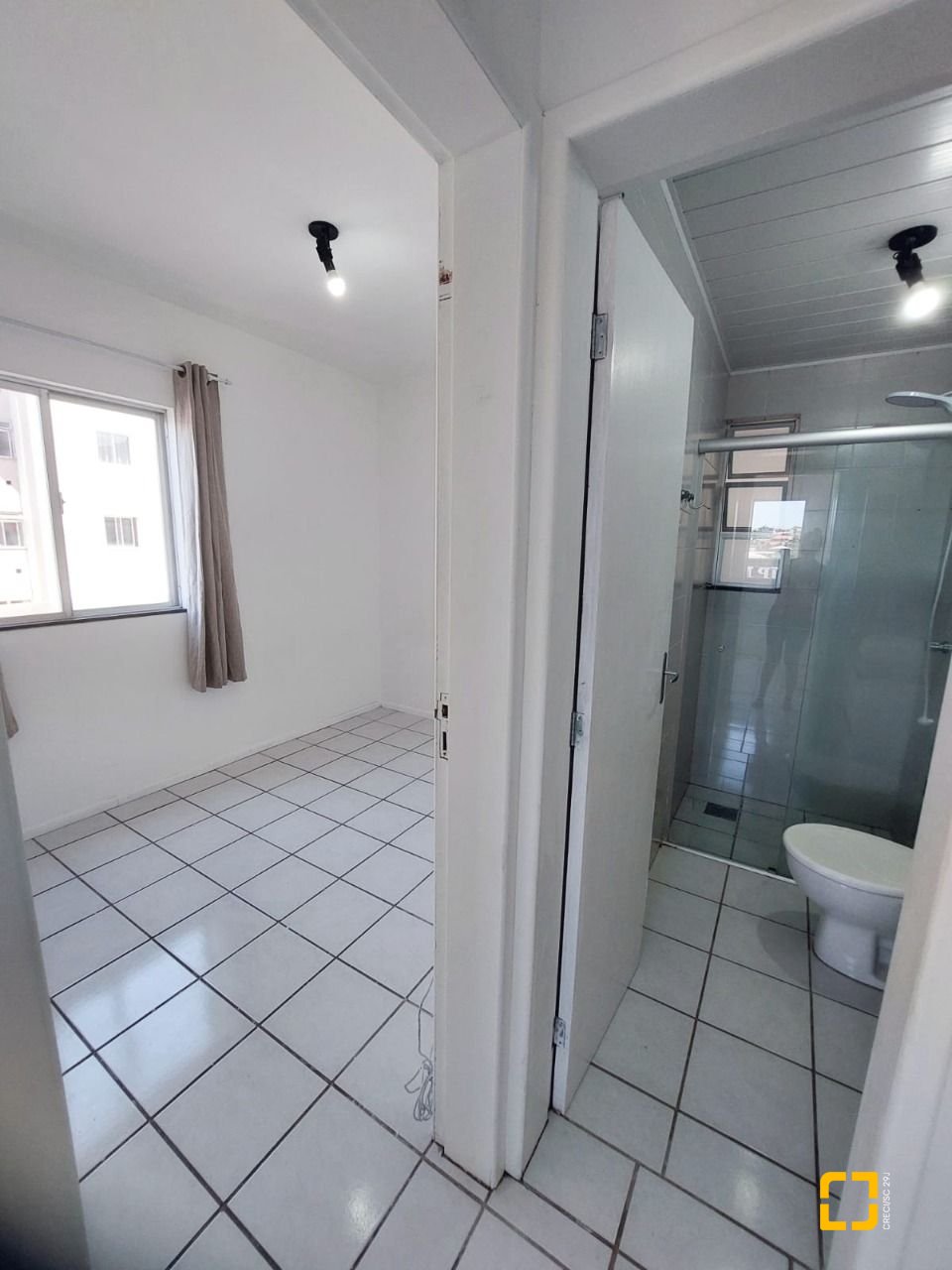 Apartamento com 52m², 2 quartos, 1 garagem, no bairro Araucária em São José