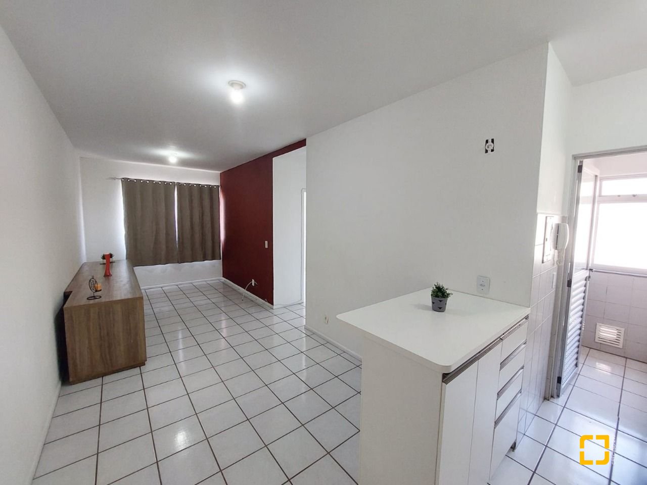 Apartamento com 52m², 2 quartos, 1 garagem, no bairro Araucária em São José