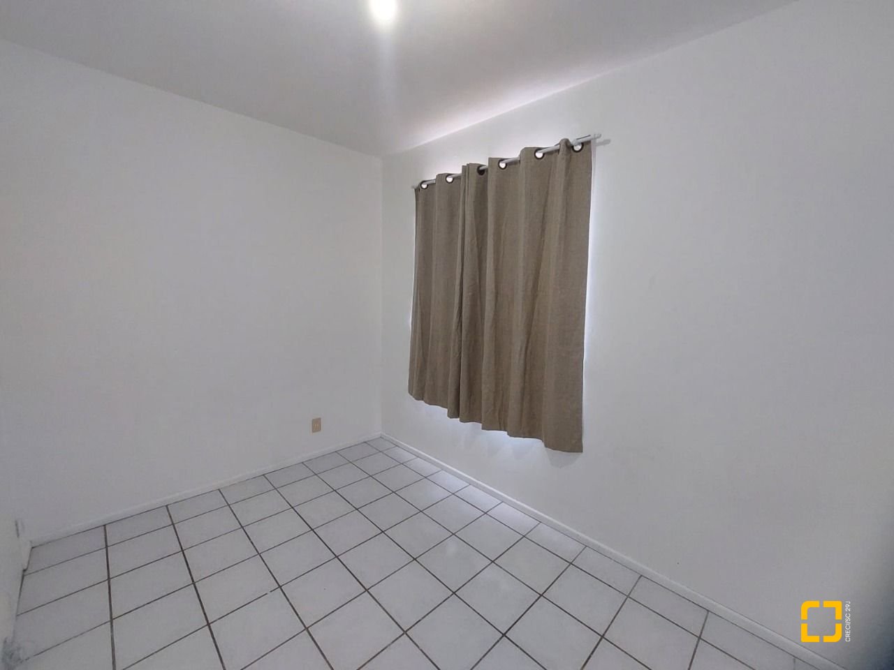 Apartamento com 52m², 2 quartos, 1 garagem, no bairro Araucária em São José