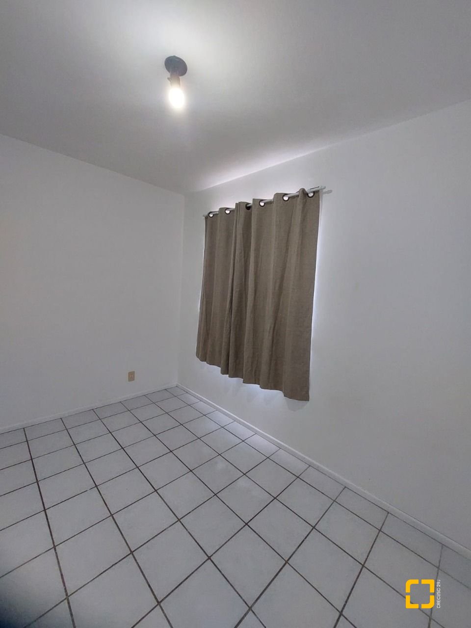 Apartamento com 52m², 2 quartos, 1 garagem, no bairro Araucária em São José