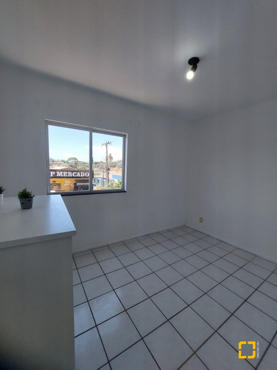 Apartamento com 52m², 2 quartos, 1 garagem, no bairro Araucária em São José