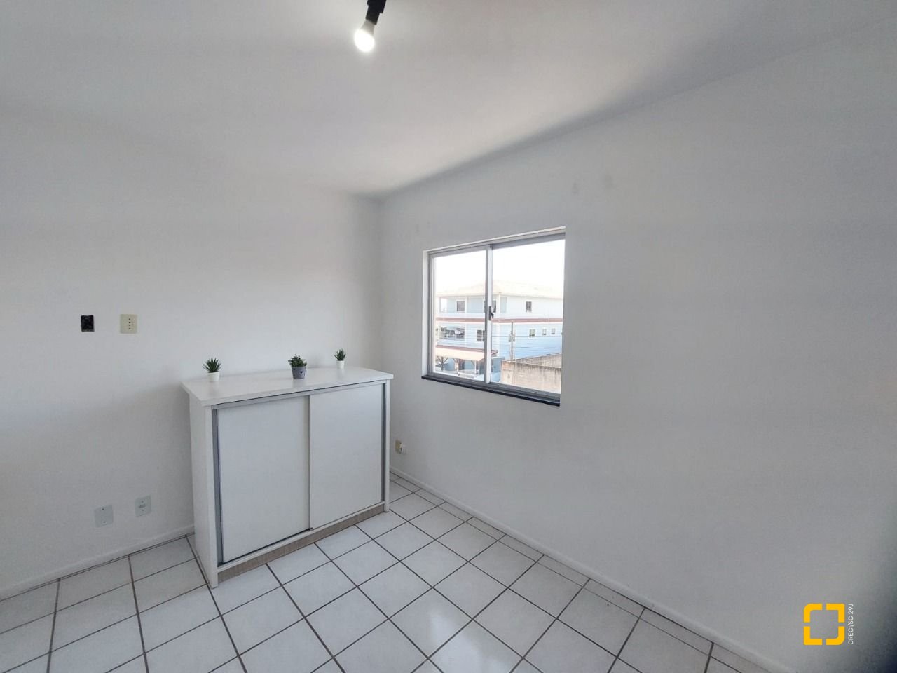 Apartamento com 52m², 2 quartos, 1 garagem, no bairro Araucária em São José