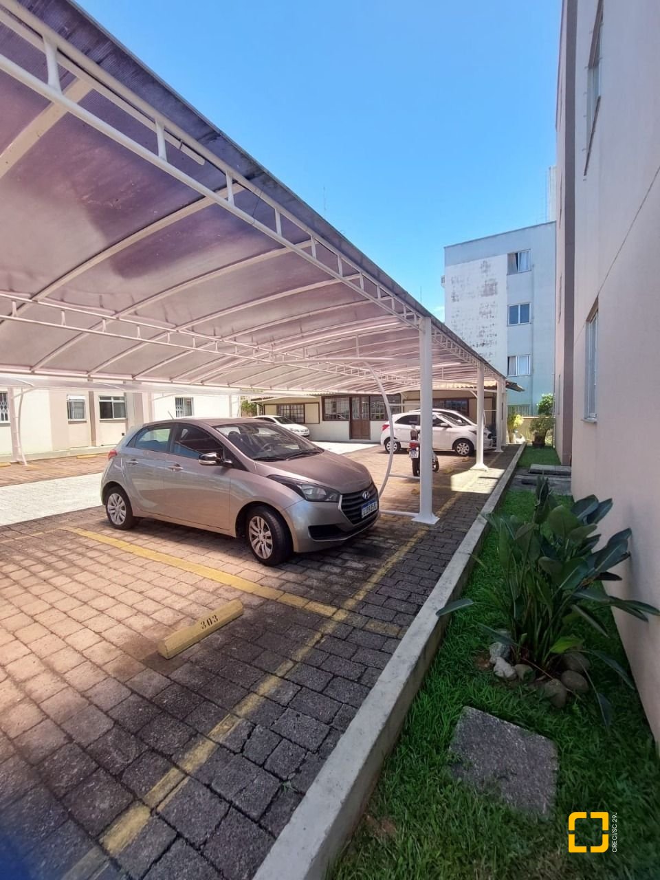 Apartamento com 52m², 2 quartos, 1 garagem, no bairro Araucária em São José