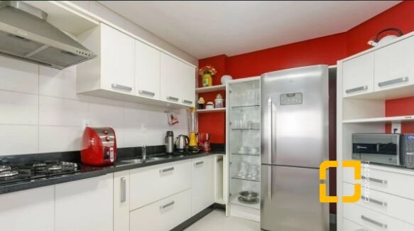 Apartamento com 144m², 6 quartos (sendo 2 suítes), 2 garagens, no bairro Jurerê Internacional em Florianópolis
