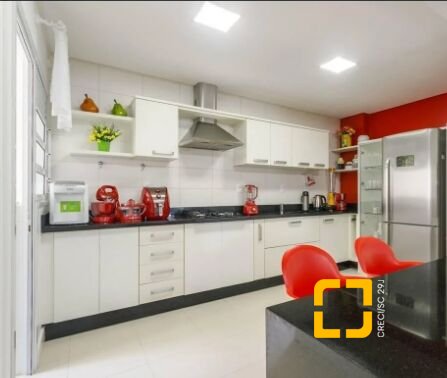 Apartamento com 144m², 6 quartos (sendo 2 suítes), 2 garagens, no bairro Jurerê Internacional em Florianópolis