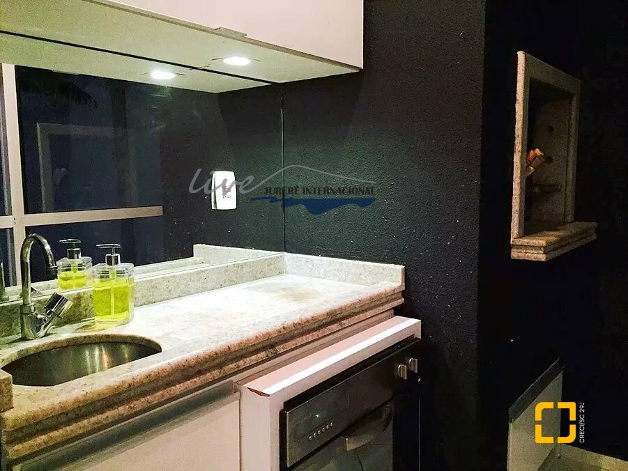 Cobertura com 220m², 3 quartos (sendo 2 suítes), 2 garagens, no bairro Jurerê Internacional em Florianópolis