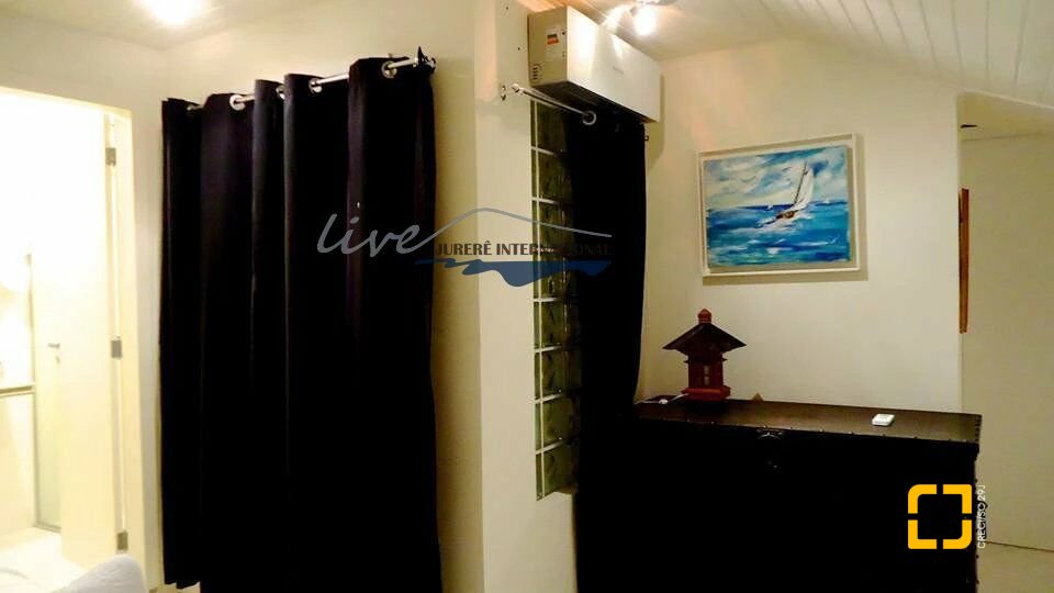 Cobertura com 220m², 3 quartos (sendo 2 suítes), 2 garagens, no bairro Jurerê Internacional em Florianópolis