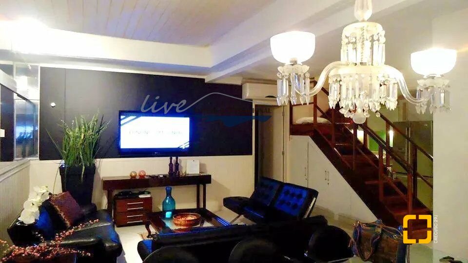 Cobertura com 220m², 3 quartos (sendo 2 suítes), 2 garagens, no bairro Jurerê Internacional em Florianópolis