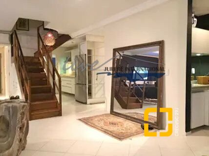 Cobertura com 220m², 3 quartos (sendo 2 suítes), 2 garagens, no bairro Jurerê Internacional em Florianópolis