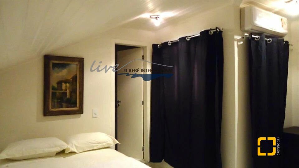 Cobertura com 220m², 3 quartos (sendo 2 suítes), 2 garagens, no bairro Jurerê Internacional em Florianópolis