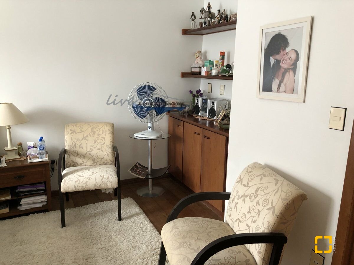 Casa com 481m², 10 quartos (sendo 5 suítes), 4 garagens, no bairro Jurerê Internacional em Florianópolis