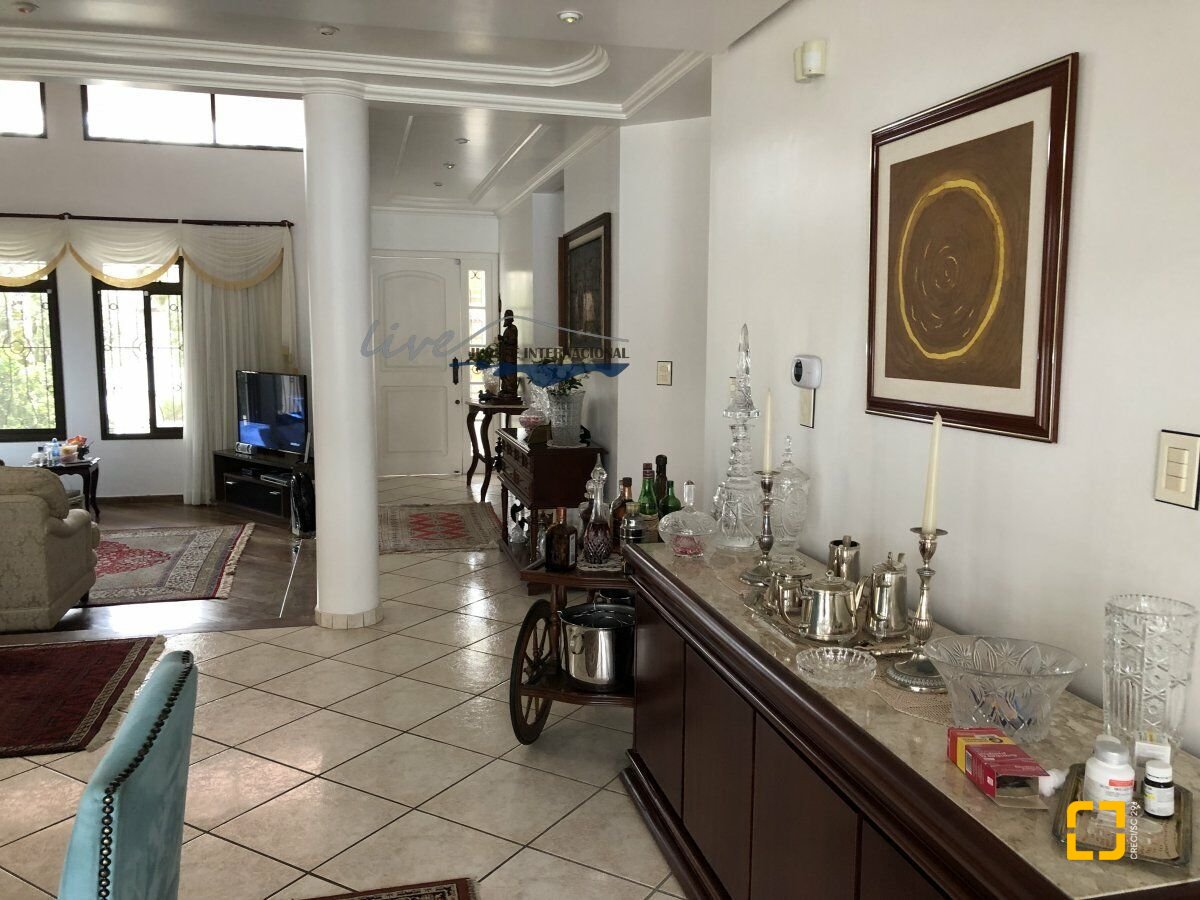 Casa com 481m², 10 quartos (sendo 5 suítes), 4 garagens, no bairro Jurerê Internacional em Florianópolis