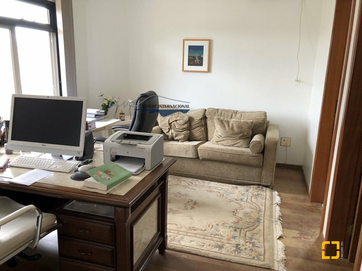 Casa com 481m², 10 quartos (sendo 5 suítes), 4 garagens, no bairro Jurerê Internacional em Florianópolis