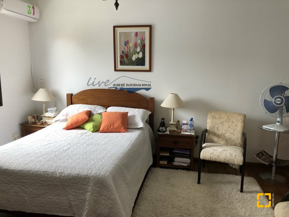 Casa com 481m², 10 quartos (sendo 5 suítes), 4 garagens, no bairro Jurerê Internacional em Florianópolis