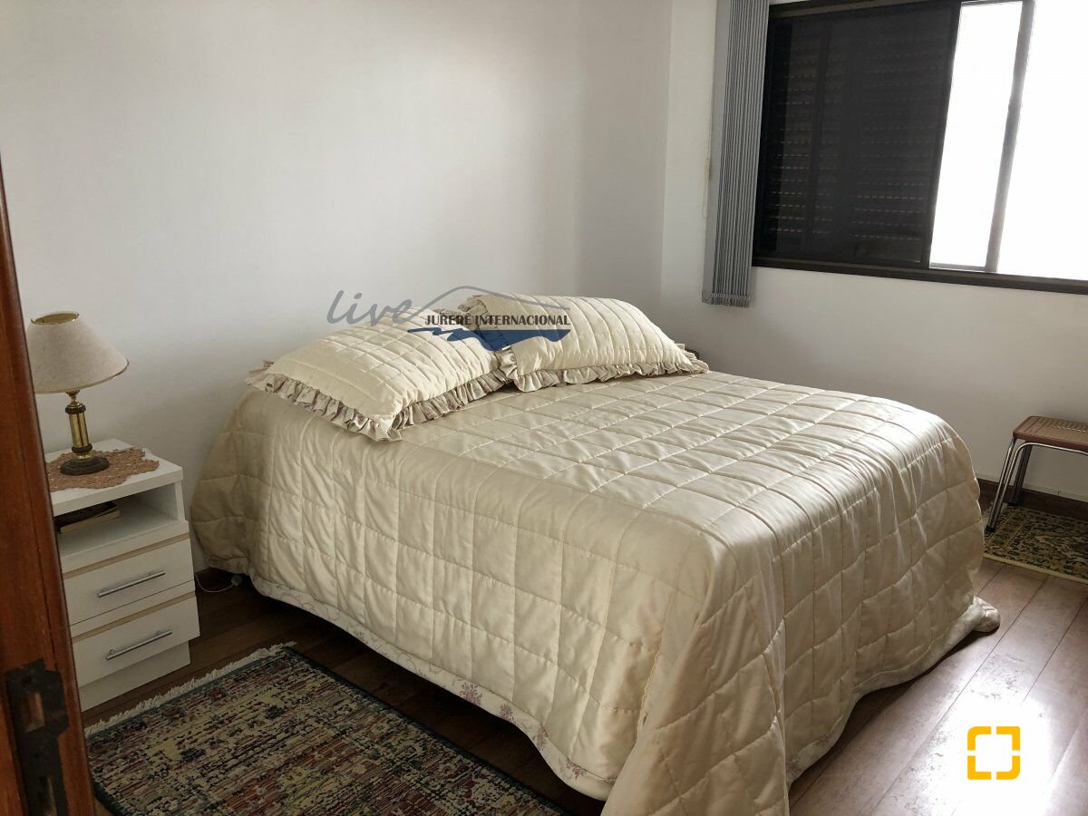 Casa com 481m², 10 quartos (sendo 5 suítes), 4 garagens, no bairro Jurerê Internacional em Florianópolis