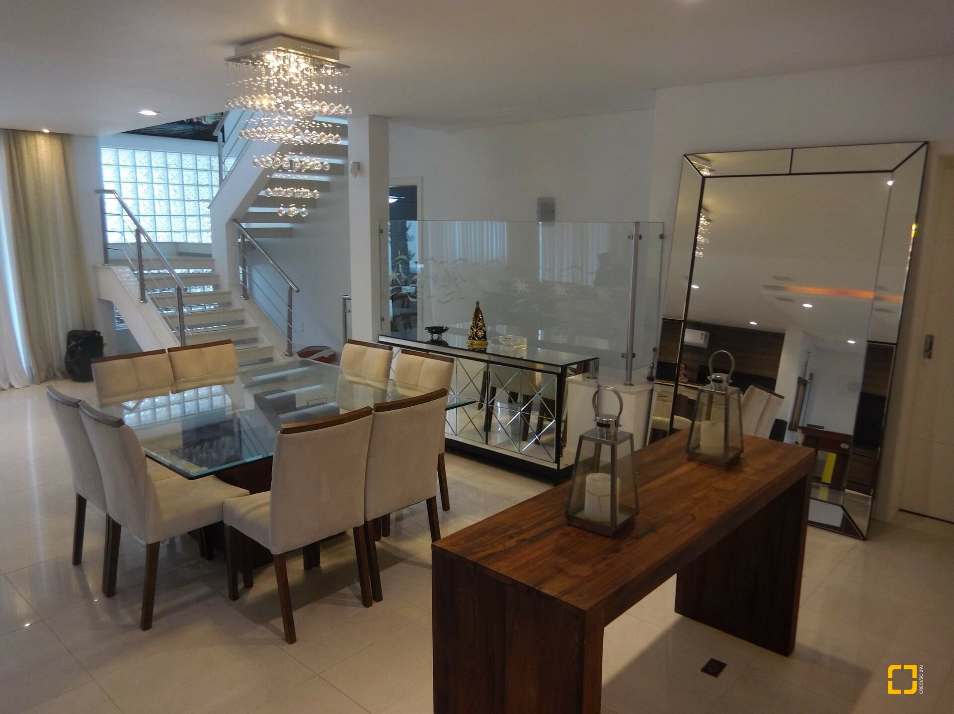 Casa com 551m², 10 quartos (sendo 5 suítes), 4 garagens, no bairro Jurerê Internacional em Florianópolis