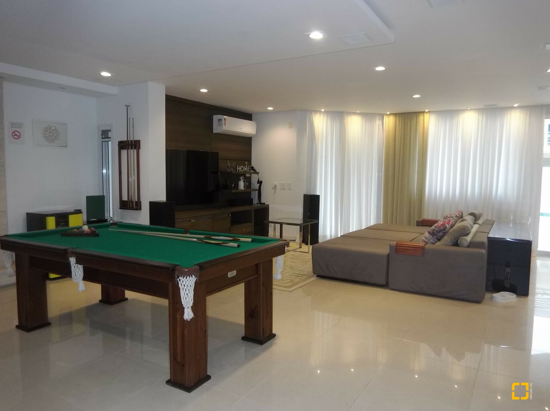 Casa com 551m², 10 quartos (sendo 5 suítes), 4 garagens, no bairro Jurerê Internacional em Florianópolis