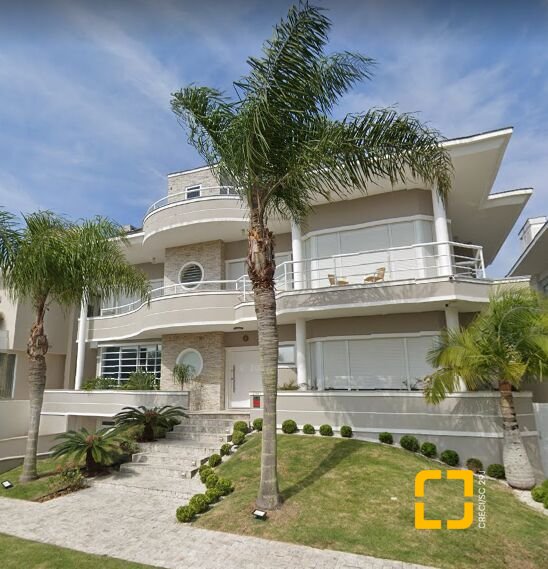 Casa com 551m², 10 quartos (sendo 5 suítes), 4 garagens, no bairro Jurerê Internacional em Florianópolis