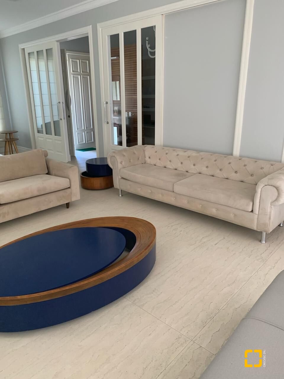 Casa com 370m², 7 quartos (sendo 2 suítes), 2 garagens, no bairro Jurerê Internacional em Florianópolis