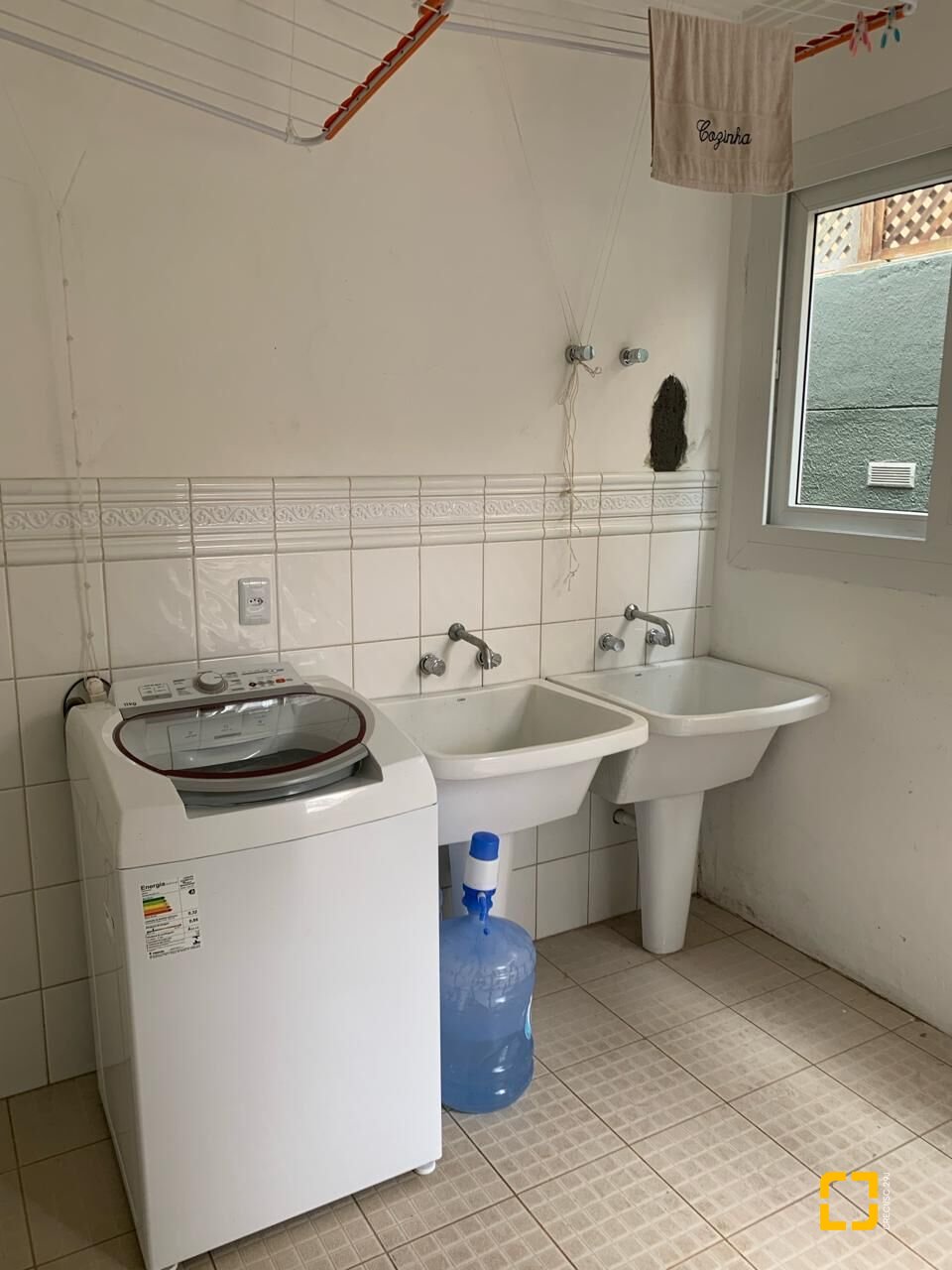 Casa com 370m², 7 quartos (sendo 2 suítes), 2 garagens, no bairro Jurerê Internacional em Florianópolis
