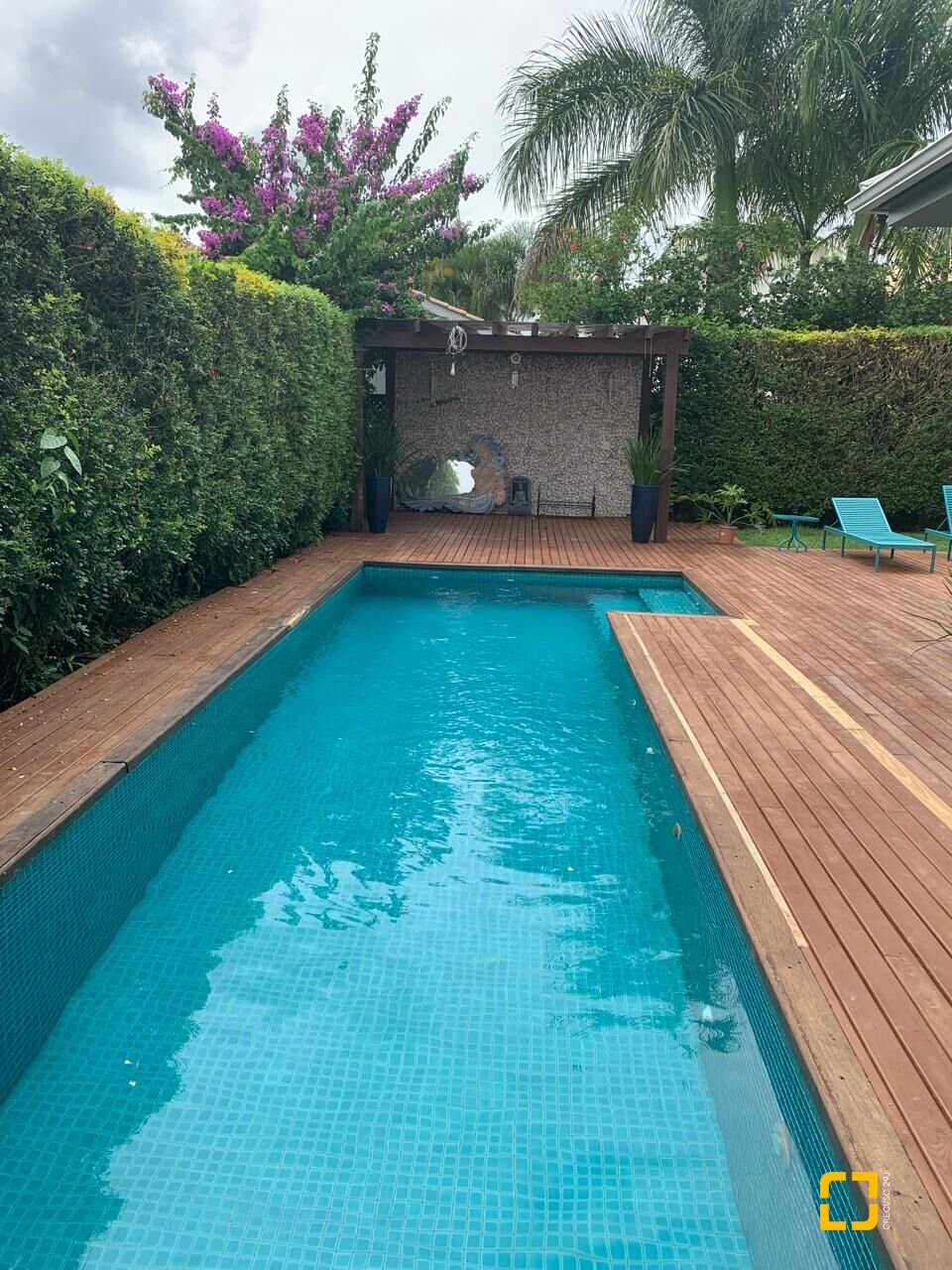 Casa com 370m², 7 quartos (sendo 2 suítes), 2 garagens, no bairro Jurerê Internacional em Florianópolis