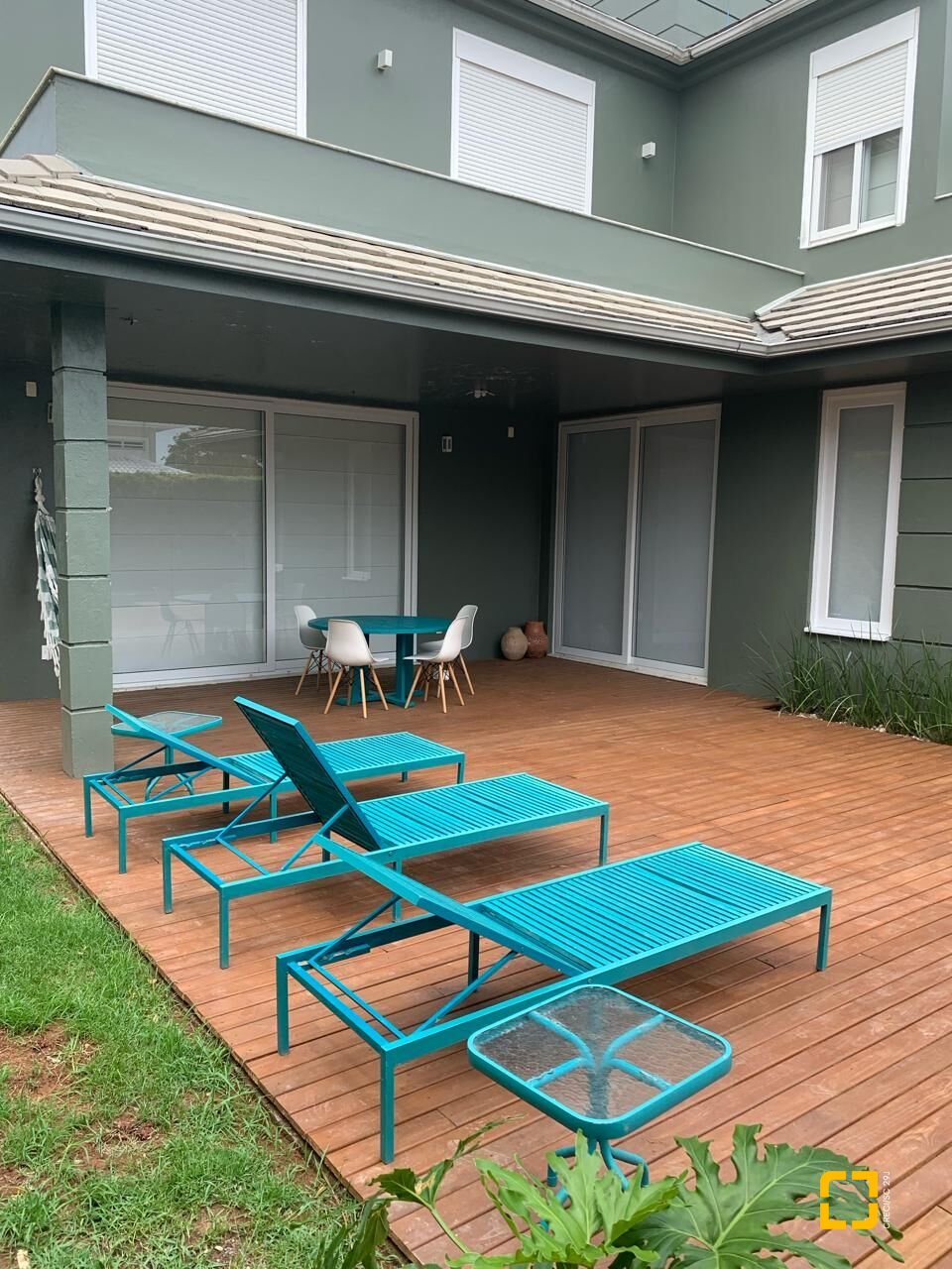 Casa com 370m², 7 quartos (sendo 2 suítes), 2 garagens, no bairro Jurerê Internacional em Florianópolis