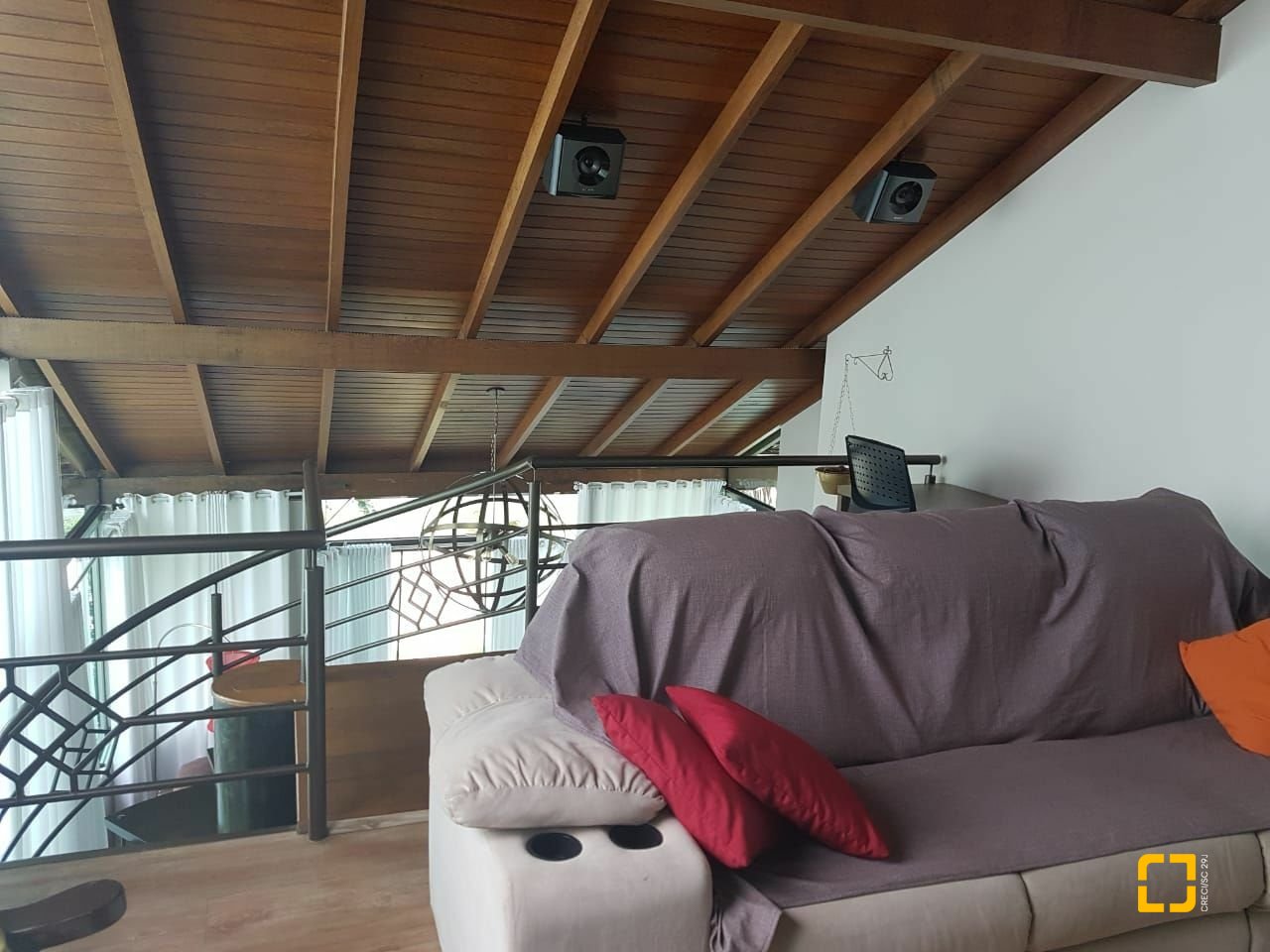 Casa com 380m², 9 quartos (sendo 4 suítes), 2 garagens, no bairro Jurerê Internacional em Florianópolis