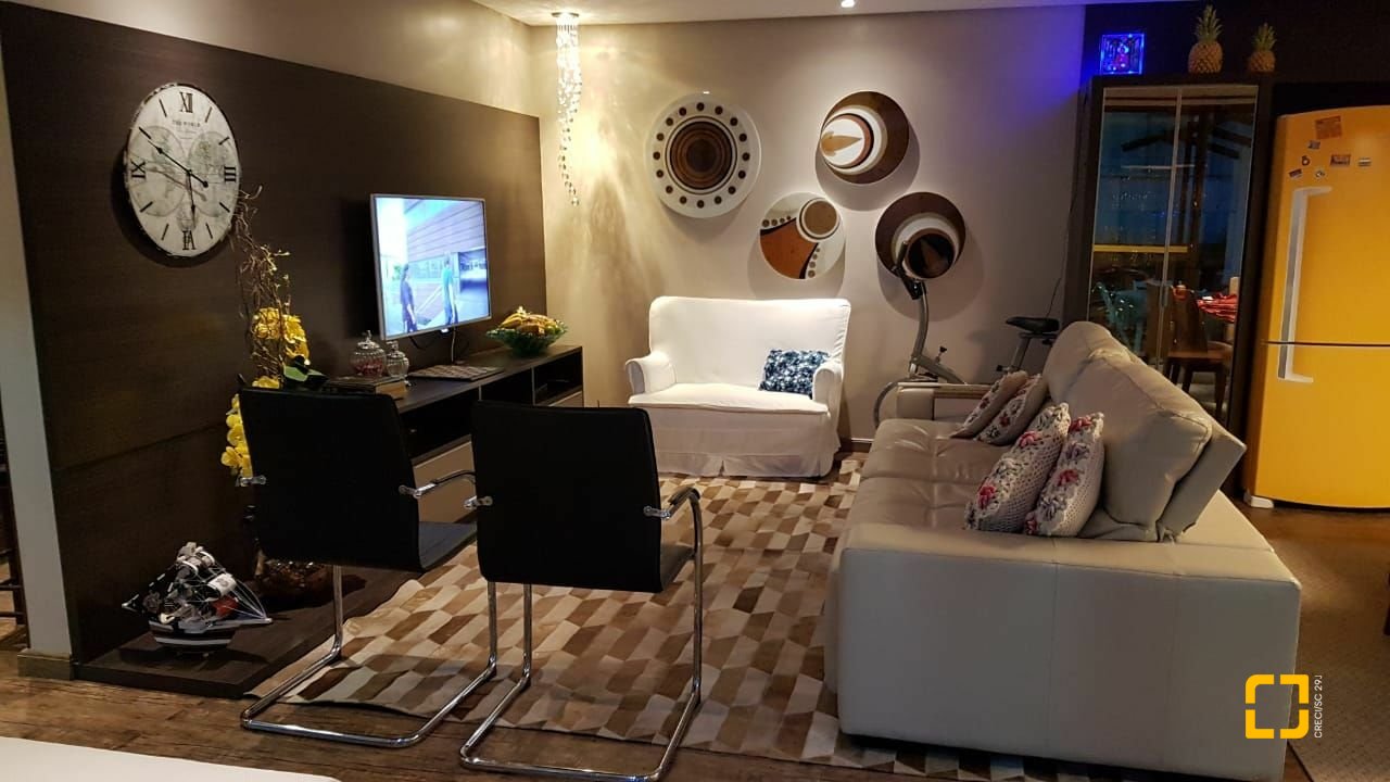 Casa com 380m², 9 quartos (sendo 4 suítes), 2 garagens, no bairro Jurerê Internacional em Florianópolis