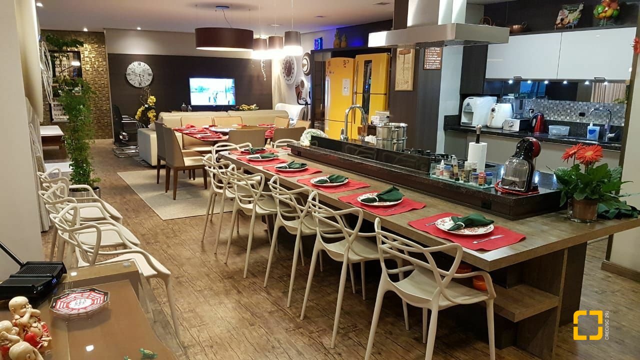 Casa com 380m², 9 quartos (sendo 4 suítes), 2 garagens, no bairro Jurerê Internacional em Florianópolis