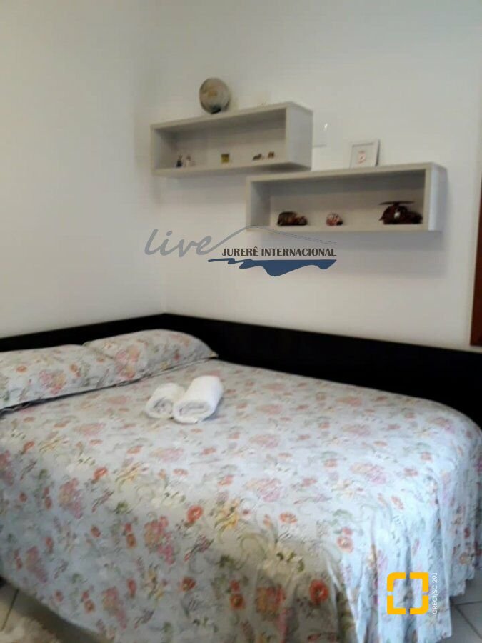 Casa com 720m², 7 quartos (sendo 2 suítes), 2 garagens, no bairro Jurerê Internacional em Florianópolis