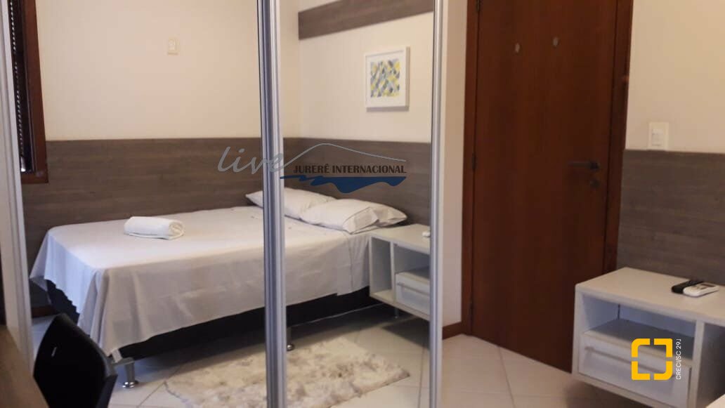 Casa com 720m², 7 quartos (sendo 2 suítes), 2 garagens, no bairro Jurerê Internacional em Florianópolis